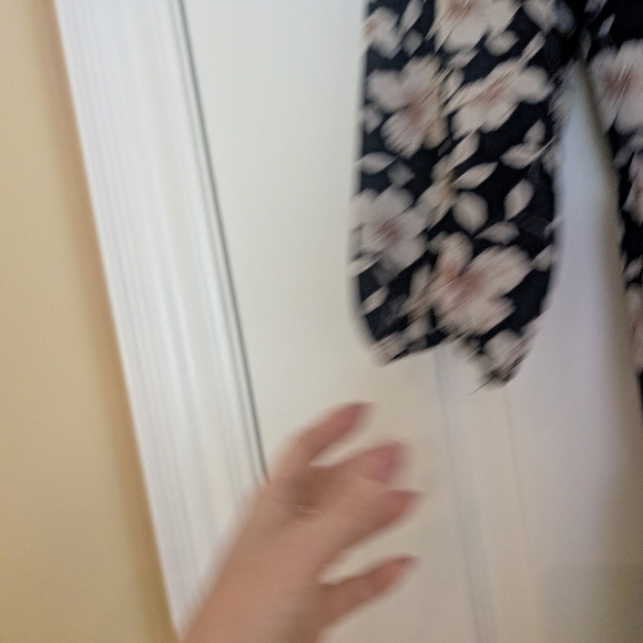 Monteau Size Large Floral Black and Cream Women's Dress - Picture 5 of 7